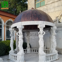 Colonne romaine décorative de jardin en travertin beige antique naturel avec toit en métal