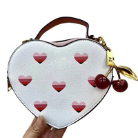 Nouvel Arrivage – Sacs à Main et Sacs Bandoulière de Créateur Style Cœur Classique 2025 avec Logo, Vente en Gros, Catalogue Inclus