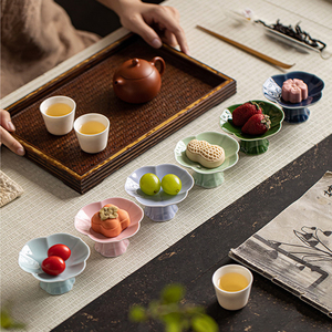 Kreative Blumenförmige Keramik-Obstschale mit Hohem Fuß und Individuellem Logo, Kleine Keramikschale für den Haushalt - Product Image 1