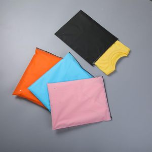 Bolsas de Embalaje con Cierre Hermético, Impermeables, con Logotipo Personalizado, Color Negro Mate, Material CPE, Modelo Y-261013-47, Marca VANTUR, Alta Calidad - Product Image 2