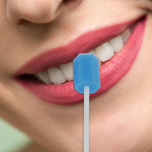 Hisopos <span class=keywords><strong>bucales</strong></span> dentales desechables para limpieza <span class=keywords><strong>de</strong></span> dientes <span class=keywords><strong>de</strong></span> niños, ancianos y adultos, envueltos individualmente (rosa/azul) - Product Image 3