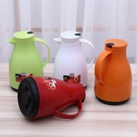 Thermos sous vide domestique à double paroi de 1L de style simple avec coque en plastique de conception de balle et bouilloire isolante en verre