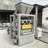 La machine à fabriquer des blocs de ciment semi-automatique multifonctionnelle, robuste et durable, type Nicaragua 4-26, la plus vendue
