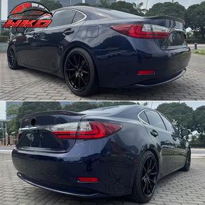 สปอยเลอร์หลังทรง OE สีดำเงา สำหรับ Lexus ES300h ปี 2013-2018 - Product Image 3
