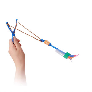 Grand lance-flèches en plastique avec lumière bleue clignotante pour jeunes de 15 à 35 ans - Product Image 4
