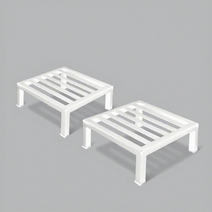 Supports à fleurs minimalistes en plastique blanc, design carré, légers, pour jardinage extérieur. - Product Image 1
