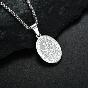Collier Saint <span class=keywords><strong>Christophe</strong></span> en or 18 carats non terni pour hommes garçons collier pendentif ovale gravé St. Christopher en acier inoxydable - Product Image 3
