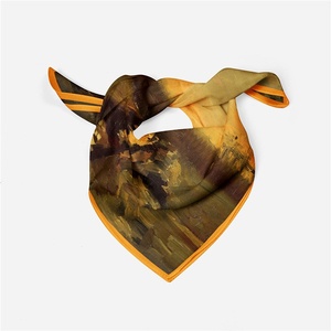 70 cm Kare Sarı Ve Kahverengi İpek Eşarp, Kadınlar İçin Boyun ve Çanta Süslemesi İçin Soyut Yağlıboya Sanat Baskısıyla - Product Image 1