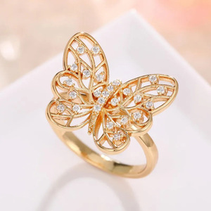 Anello da Donna a Forma di Farfalla Traforata, Gioiello da Dito Elegante e Lussuoso in Stile Francese - Product Image 2