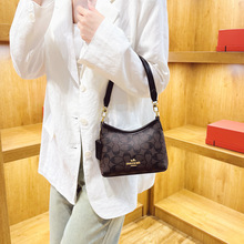 <span class=keywords><strong>Bolso</strong></span> Bandolera Retro de PU Genuino <span class=keywords><strong>Pequeño</strong></span> y Popular para Mujer, Modelo Nuevo Primavera 2026, Estilo Celebridad de Internet, con Dos Cadenas y Cremallera - Product Image 4