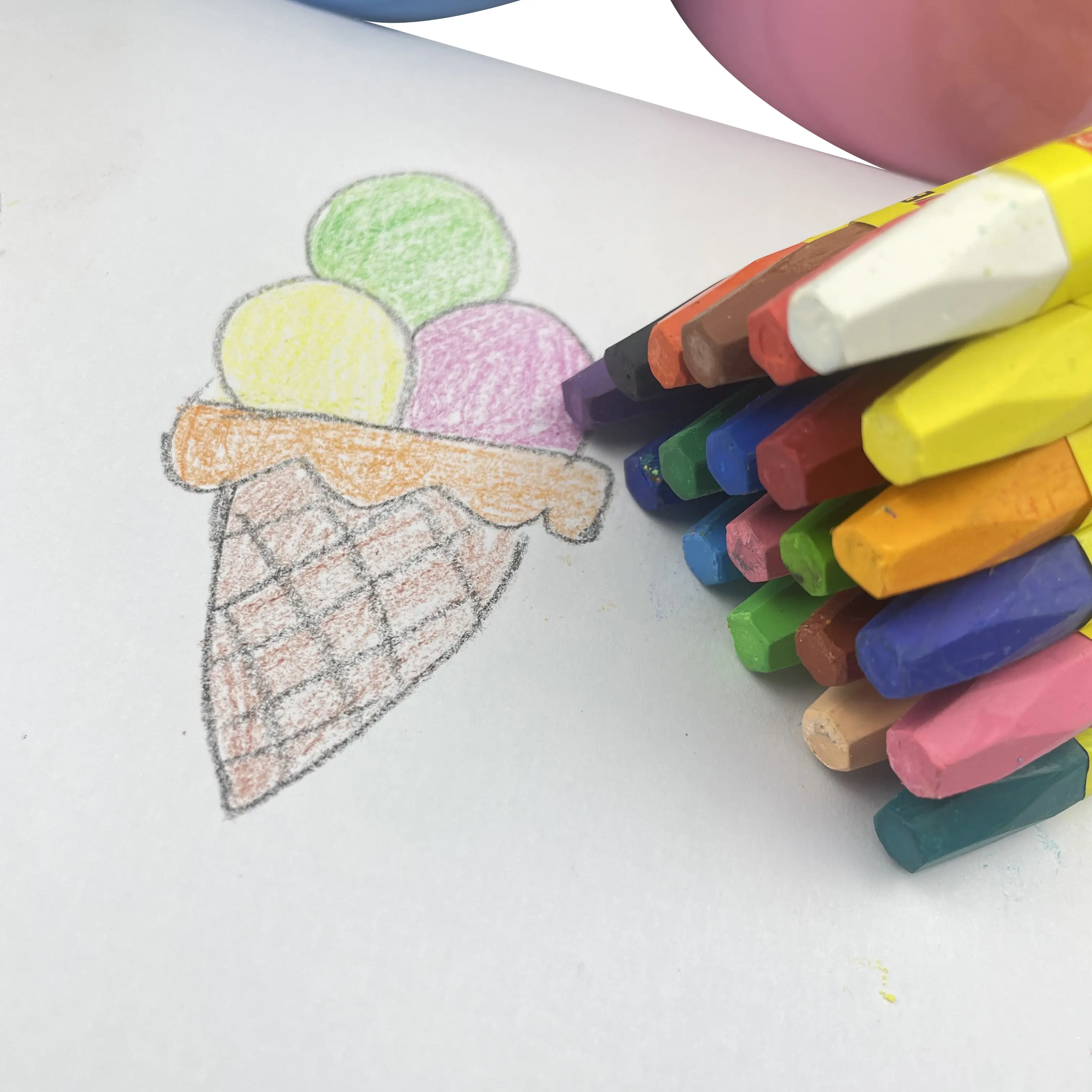 Tragbares seidenglankes Zeichnungsmalerei-Kunstset mit kundendefinierten sechseckigen Buntstiften und Plastikflasche