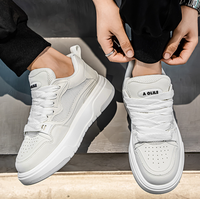 Chaussures Homme 2026 – Baskets Sport Décontractées Respirantes en Maille, Nouveau Style, Tendance et Polyvalentes, à Semelle Épaisse, Type Skate