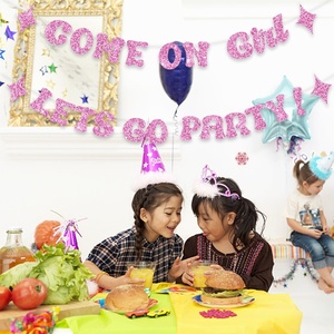 ธงกระดาษและป้ายแขวนสำหรับงานปาร์ตี้ธีมลายจุดพร้อมเครื่องประดับดอกไม้สีชมพู-ขายส่ง - Product Image 3