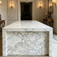 Grande dalle de marbre Arabescato italien, veines grises prononcées, poli, design moderne pour la décoration murale de villas de luxe, salles de bain et salons