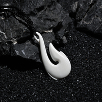 Collier pendentif en os de yak sculpté tribal maori de Nouvelle-Zélande, fait à la main, blanc ivoire, 4,8x2,3 cm, chaîne en corde, cadeau tendance
