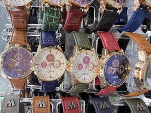 Orologio Intelligente Hyf Fashion con Cronografo, Cinturino in Pelle, Cassa Rotonda Placcata Oro, Unisex, Colori Misti - Product Image 3