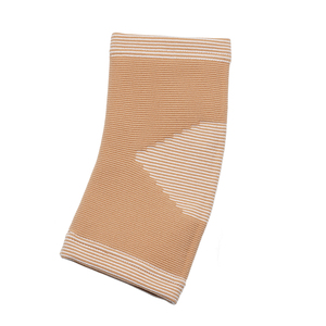 Tùy Chỉnh Mỏng Neoprene Tennis <span class=keywords><strong>Brace</strong></span> Phổ Linh Hoạt Khuỷu Tay Pad Cho Mùa Xuân Nén Mềm Tay Áo Cho Bảo Vệ Đầu Gối - Product Image 2