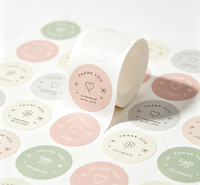 Autocollants personnalisés imperméables avec logo, impression UV, finition brillante, rouleaux d'étiquettes en papier, autocollants pour emballages de cosmétiques, parfums, cadeaux