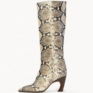 Bottines longues en cuir pour femmes, imprimé serpent, design fantaisie, denim foncé, grande taille 44, logo personnalisé, chaussures pour femmes - Product Image 3