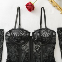 Nouvel ensemble de lingerie sexy de style français, en dentelle pure et transparente, avec patchwork, soutien-gorge sculptant et mini-string à ceinture, accompagné de bas cuissardes