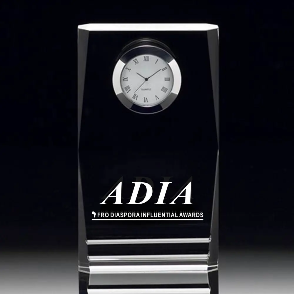 Оптовая продажа 3D лазерная гравировка стеклянный куб на заказ хрустальные настольные часы для рекламных сувениров офисного стола