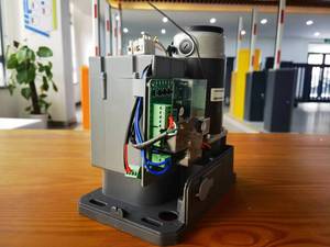 มอเตอร์ประตูเลื่อนไฟฟ้าอัตโนมัติ PSL800DC พร้อมแบตเตอรี่พลังงานแสงอาทิตย์ - Product Image 5