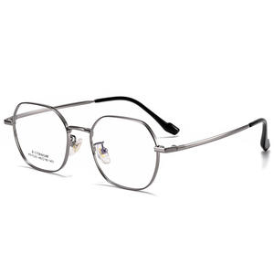 Lunettes de vue ovales Danyang K61011 à monture intégrale, légères en titane, unisexe, verres en résine, correction de la myopie - Product Image 1