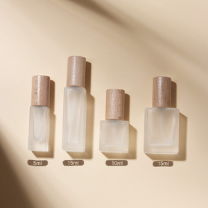 Tùy Chỉnh In 5Ml 10Ml <span class=keywords><strong>15Ml</strong></span> 18Ml 25Ml Frosted Rỗng Mini Sương Phun Vuông Chai Nước Hoa Với Nắp Bằng Gỗ - Product Image 4