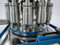 Machine de remplissage automatique à grande vitesse à 16 têtes pour flacons et bouteilles en verre