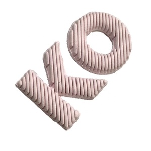 Lettres personnalisées de marque à effet surélevé avec logo en silicone souple pour vêtements Étiquettes de transfert de chaleur pour t-shirt - Product Image 1