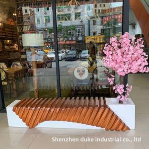 Silla de ocio al aire libre moderna de diseño personalizado, taburete de letras de metal para área de descanso irregular para esperar, silla de centro comercial al aire libre de fibra de vidrio - Product Image 3