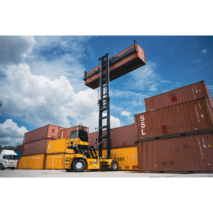 Heavy Duty XCH907K 9 Ton Gestor de contenedores vacíos Apilador de alcance móvil para uso en puertos y almacenes - Product Image 2