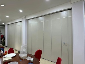 Particiones de pared plegables de madera modernas, divisiones móviles plegables deslizantes para auditorios de Iglesia, escuelas temporales enormes - Product Image 2