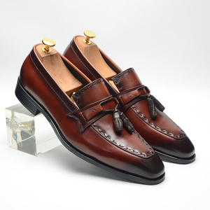 Chaussures décontractées rétro personnalisées pour hommes, chaussures habillées à bout pointu, chaussures décontractées d'automne, chaussures habillées et Richelieu en cuir pour hommes, directement de l'usine - Product Image 1