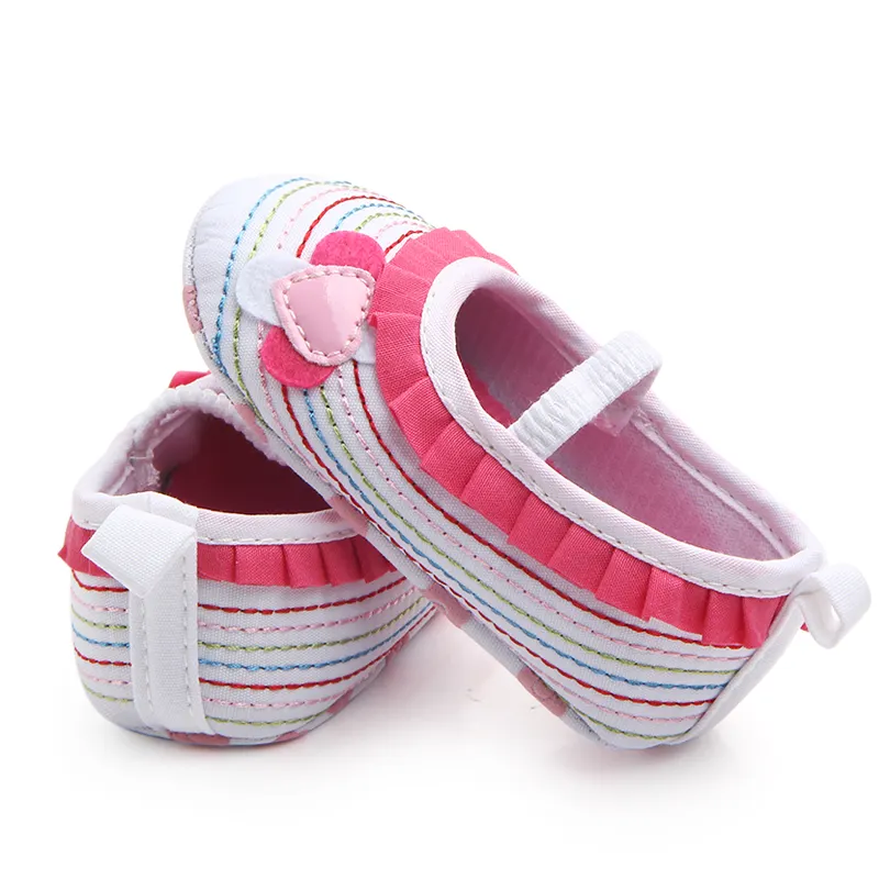 Boutique venta caliente de los niños del único bebé suave zapatos casuales zapatos de la flor zapatos de bebé para niña