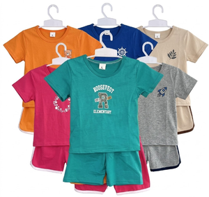 Ensembles décontractés pour enfants, vente directe usine, prêts à expédier, couleurs et motifs variés, manches courtes et sans manches, col rond, en coton - Product Image 1