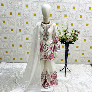 ชุดสาหรี่กะมีซแบบดั้งเดิมของอินเดียสำหรับเด็กผู้หญิง ยี่ห้อ NiMa Creations ผ้าไหมปักลายดอกไม้ แห้งเร็ว ทรงปกติ ความยาวระดับเข่า เหมาะสำหรับงานแต่งงาน - Product Image 1