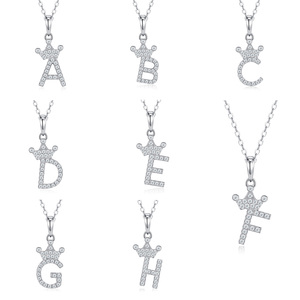 Collier minimaliste en argent sterling S925 plaqué rhodium avec pendentif couronne initiale <span class=keywords><strong>B</strong></span> et moissanite entièrement pavée, collier de luxe - Product Image 6