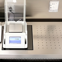 Table d'équilibrage antichoc en acier inoxydable de qualité salle blanche, taille personnalisée, mobilier de laboratoire pour instituts de recherche
