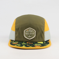 Casquette de camping 5 panneaux OEM personnalisée en gros, color block, non structurée, en nylon imperméable à séchage rapide, avec logo brodé, pour activités de plein air et randonnée