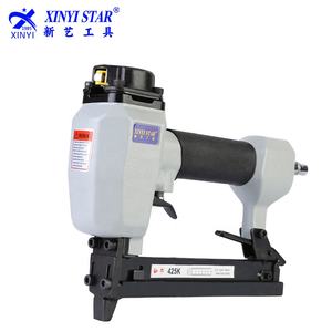<span class=keywords><strong>Pistola</strong></span> neumática XINYI 9025/425K <span class=keywords><strong>de</strong></span> calibre 18 <span class=keywords><strong>para</strong></span> <span class=keywords><strong>clavos</strong></span> <span class=keywords><strong>de</strong></span> jardín, grapadora en forma <span class=keywords><strong>de</strong></span> U <span class=keywords><strong>para</strong></span> muebles <span class=keywords><strong>de</strong></span> ratán, herramienta <span class=keywords><strong>para</strong></span> tejer ratán - Product Image 1