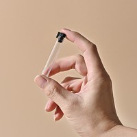Nouveaux petits flacons de parfum de 0,5 ml, 1 ml, 2 ml, 3 ml, échantillons gratuits, flacons en verre cylindriques avec bouchon à vis