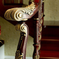 Escalier en bois massif courbé sur mesure, intérieur, moderne, classique, marches en bois sculpté, balustrade, montants, escalier en spirale