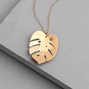 Collana con grande foglia di Monstera tropicale in acciaio inossidabile, 1 pezzo, gioielli a tema foresta - Scegli il tuo colore - Product Image 3