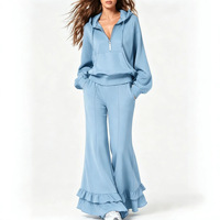 Ensemble décontracté pour femme BR7145 : Sweat à capuche uni avec demi-fermeture éclair et pantalon évasé à volants – Tenue deux pièces