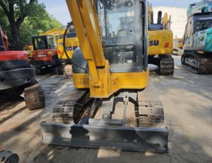 Pelleteuse hydraulique sur chenilles Komatsu PC55 de 5 tonnes d'occasion avec pompe à boîte de vitesses Moteur japonais d'origine Shanghai Yard Global Delivery - Product Image 3