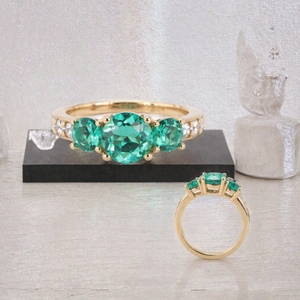 Bague de fiançailles et de cadeau Starsgem tendance en or avec émeraude et diamant de laboratoire personnalisés - Product Image 3