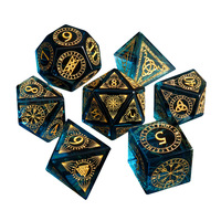 Ensemble de dés polyédriques de luxe en résine bleu sarcelle et or à motifs runiques nordiques pour jeux de rôle Dungeons & Dragons (D&D)