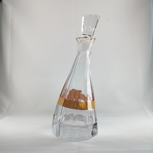 Decantador de Vidrio Cónico con Patrón Griego Dorado, Lujoso y Vintage, para Brandy, Vino y Banquetes Reales - Product Image 4