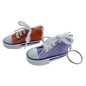 Chất lượng cao tùy chỉnh <span class=keywords><strong>Converse</strong></span> Keychain đa màu UV in vật liệu cao su - Product Image 5